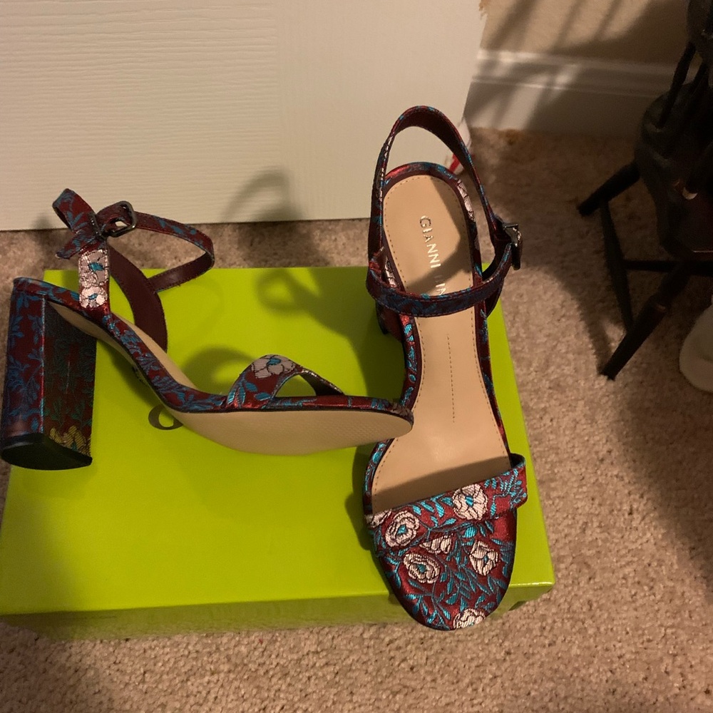 Tapestry print sandals, never been worn 4 inch block heel